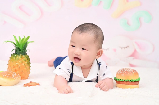 达州宝宝在妈妈肚子里